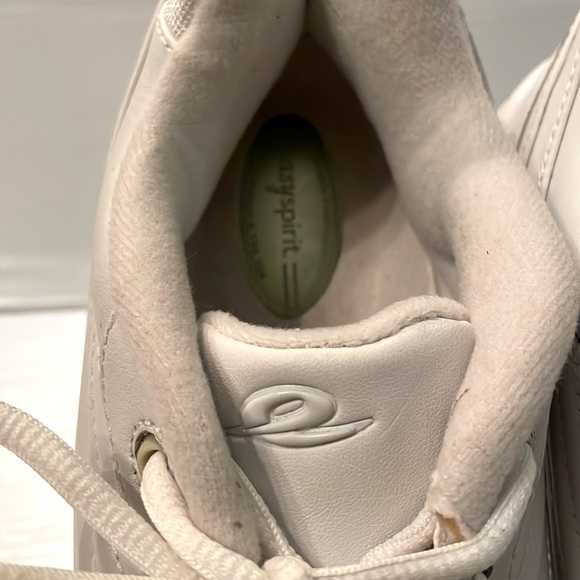 Easy Spirit Women's Beige Leather Walking Shoes Stars size 10 EUC - Picture 11 of 12